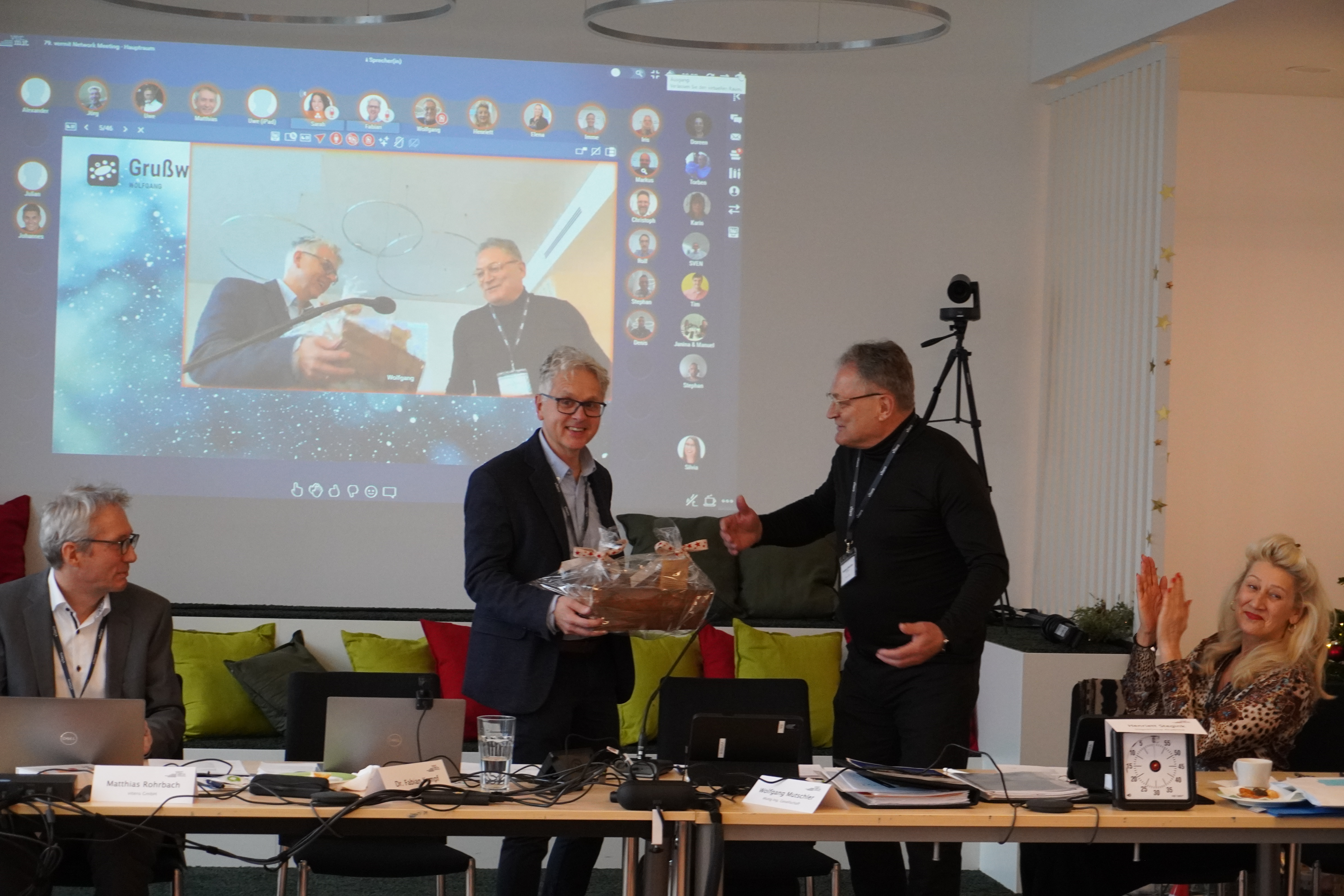 Hybrides vermit Treffen bei vitero